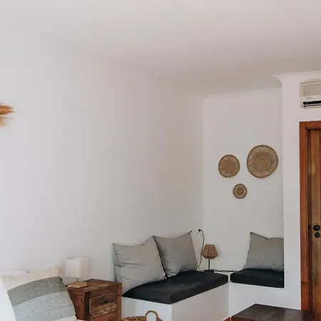 Casa Nook Arrifana Alojamento de Acomodação e Pequeno-almoço